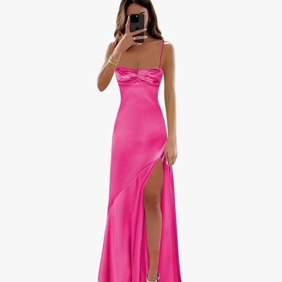 Elegant Pink Satin Evening Gown - Picture 1 of 1
